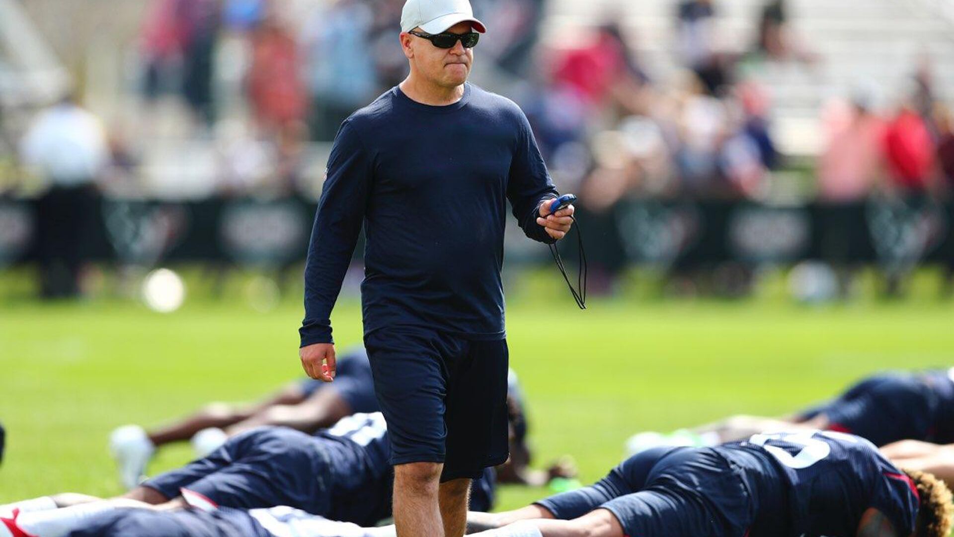 报告：如何在美式橄榄球中使用运动员监控- Catapult