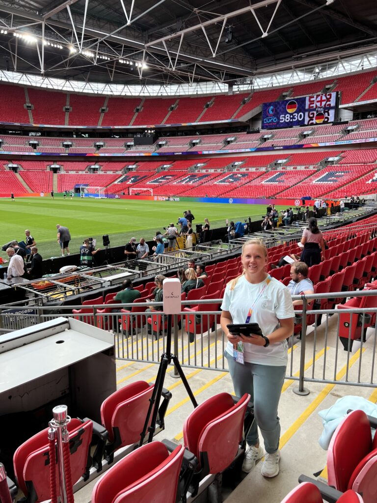 Hannah Pitt beim Finale der UEFA-Frauen-Europameisterschaft 2020