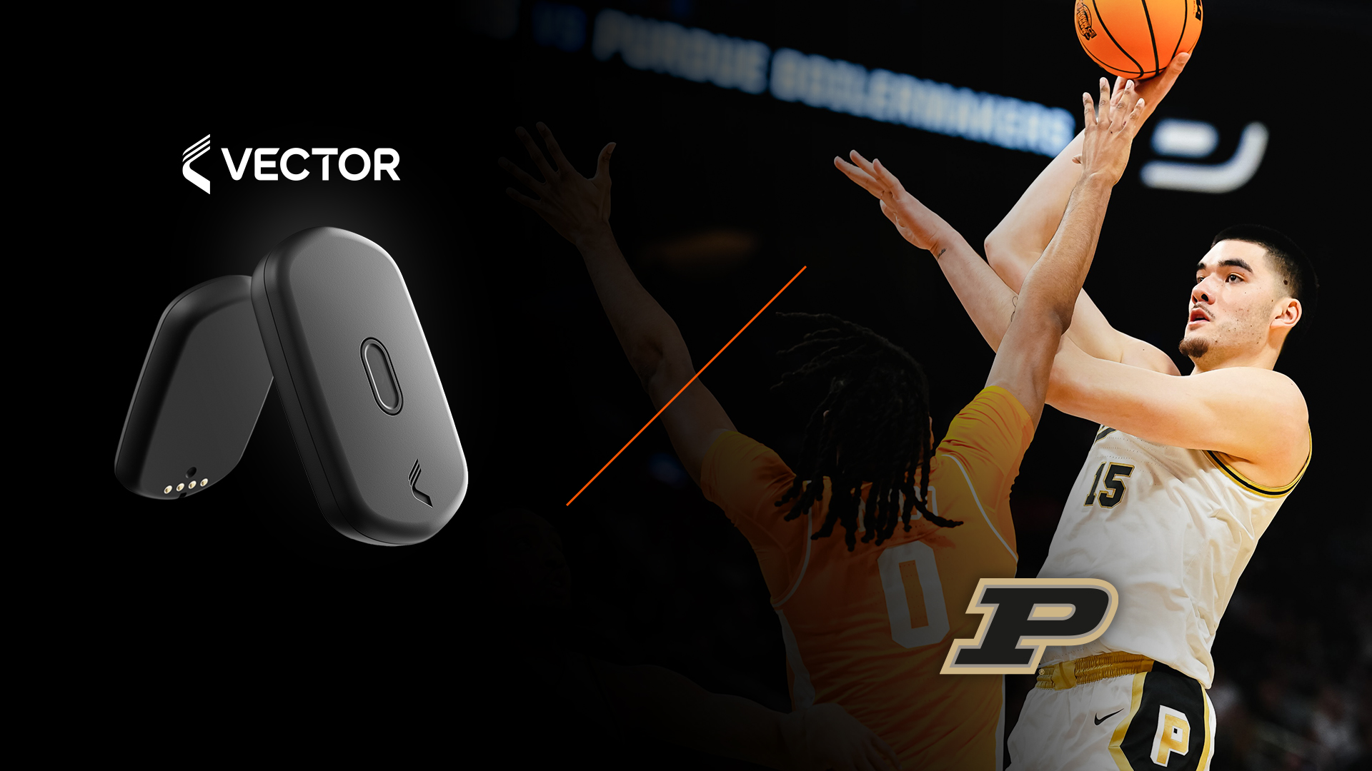 Рекламное изображение устройства спортивного мониторинга Vector T7, на котором изображен баскетболист Purdue в действии, готовый бросить мяч.