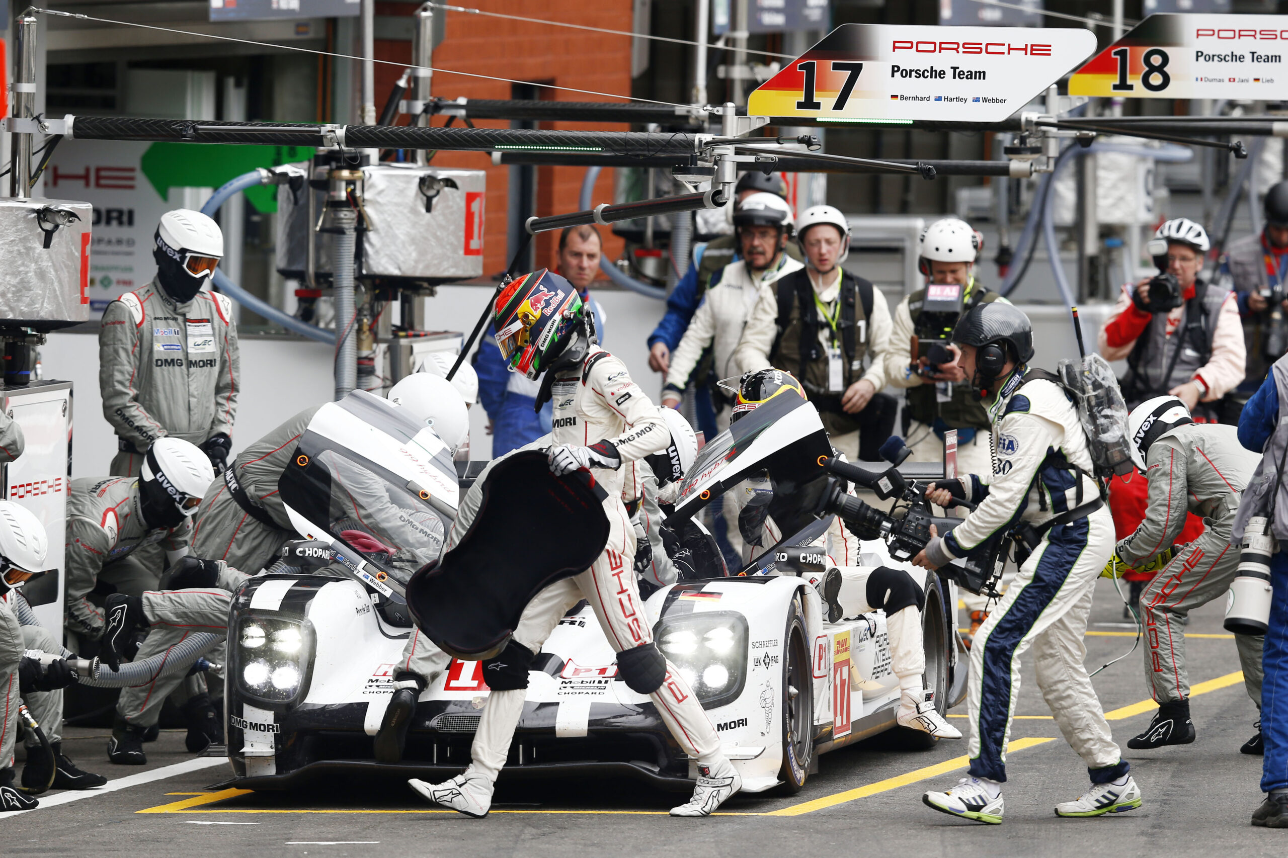 How does race strategy change for different motorsport championships ...