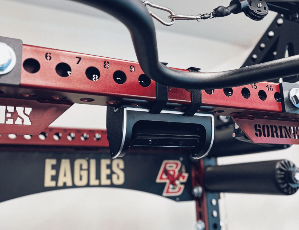 perch 波士顿学院老鹰队力量训练室里